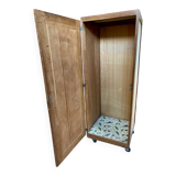 Art Deco Locker Room on Wheels