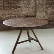 Large round pine three-legged table – cricket table, Ø 110 cm