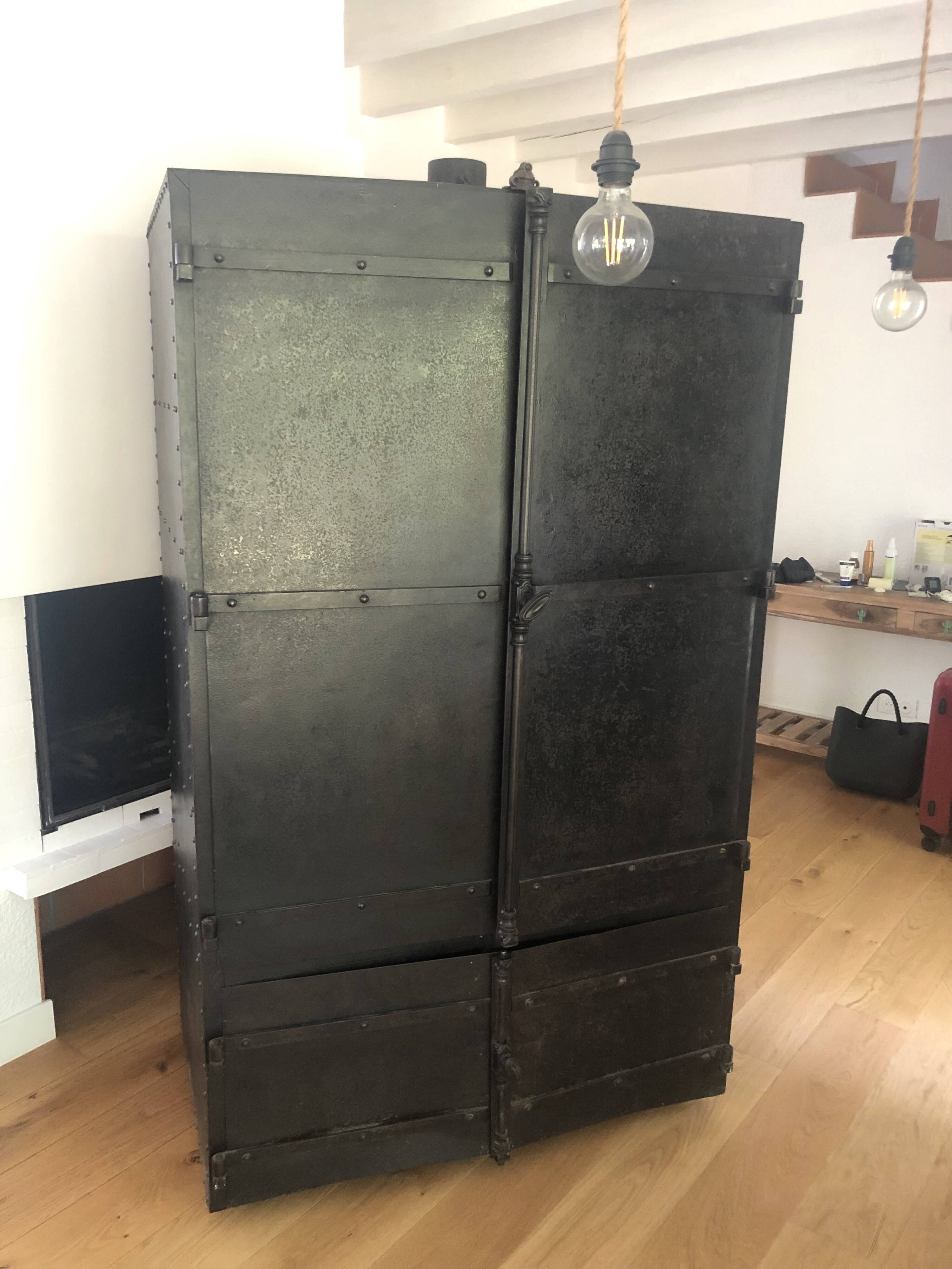 Iron cabinet