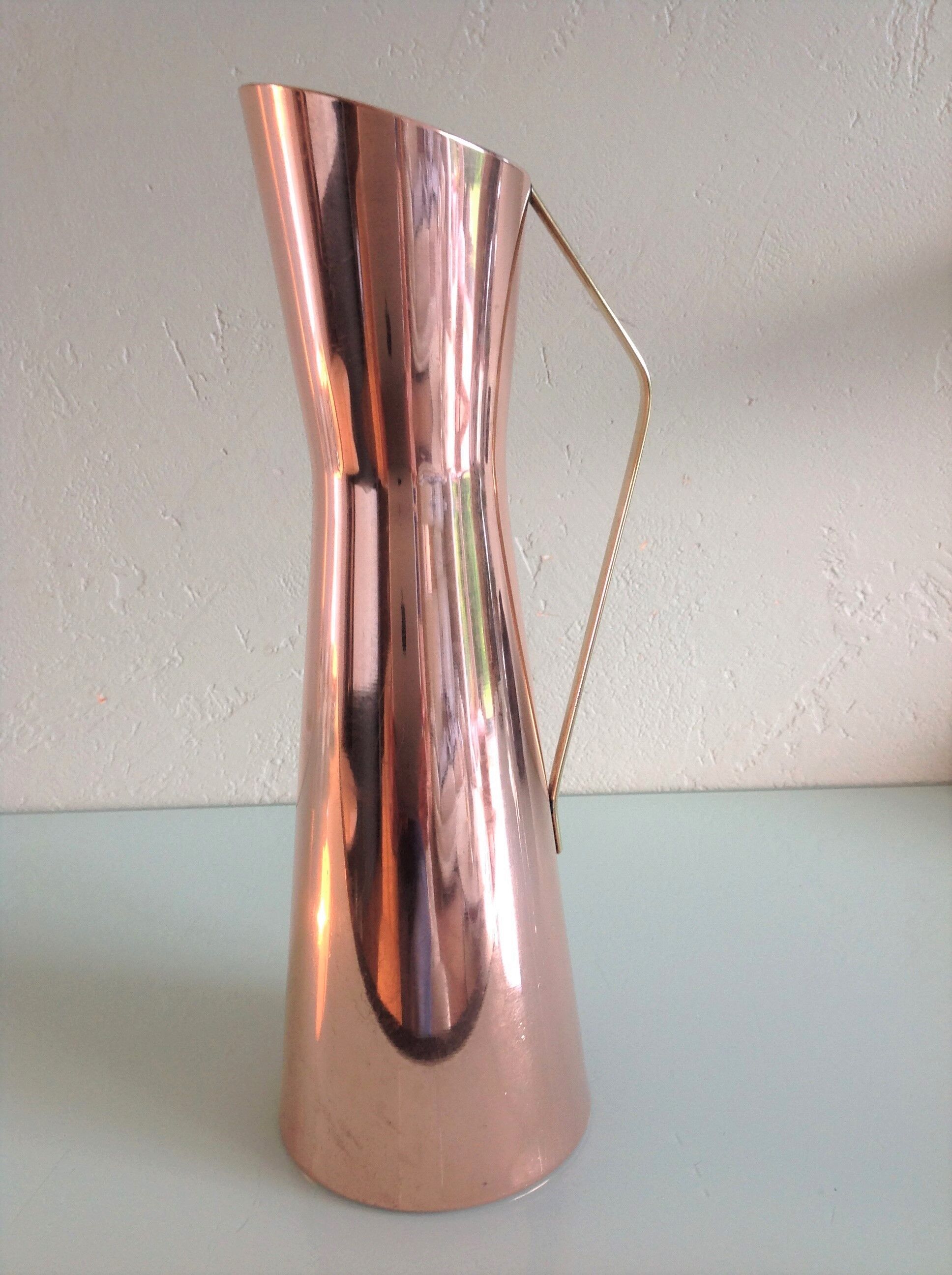 Vase diabolo en cuivre rouge vintage années  60-70