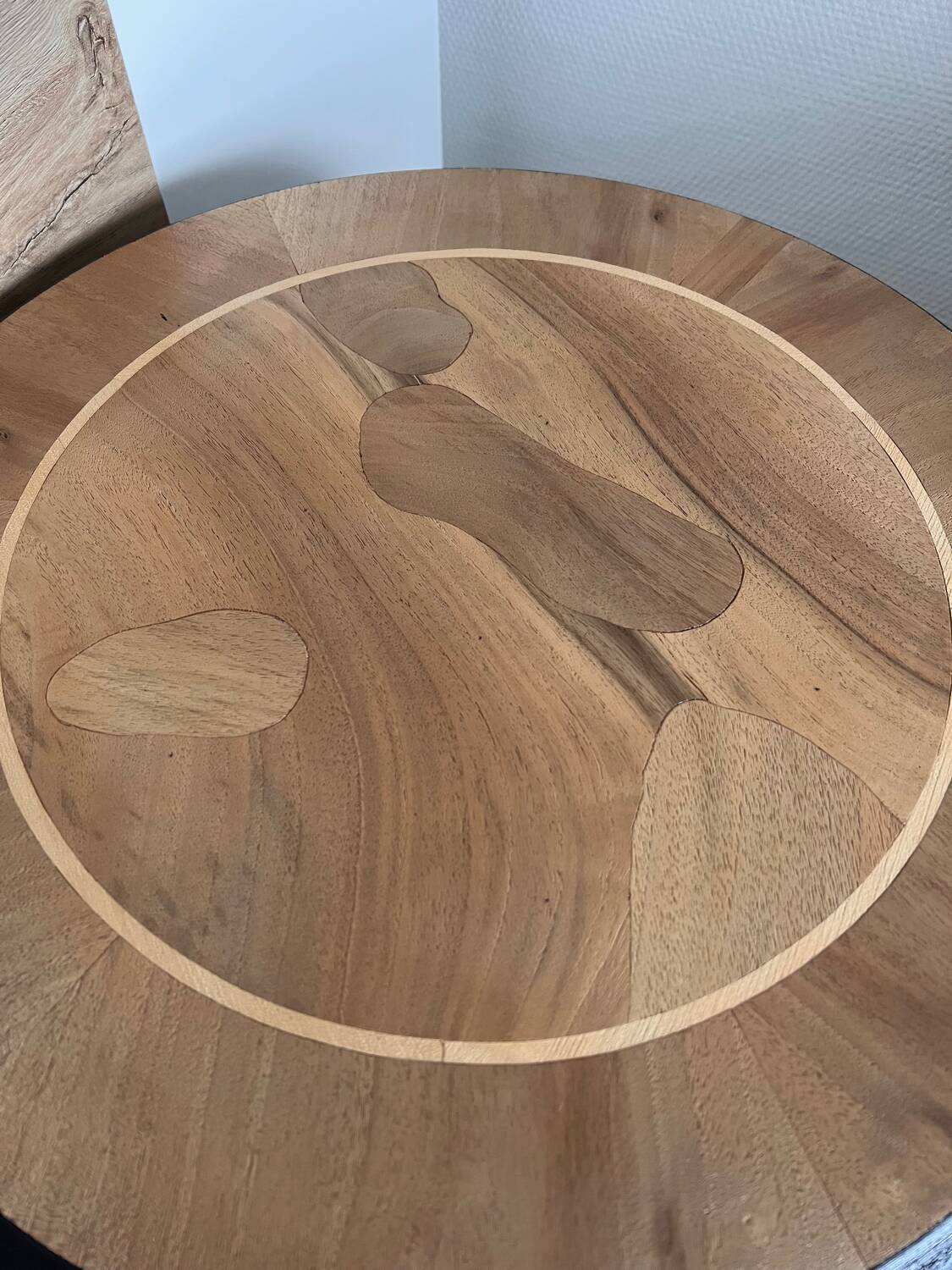 Guéridon en marqueterie rénové