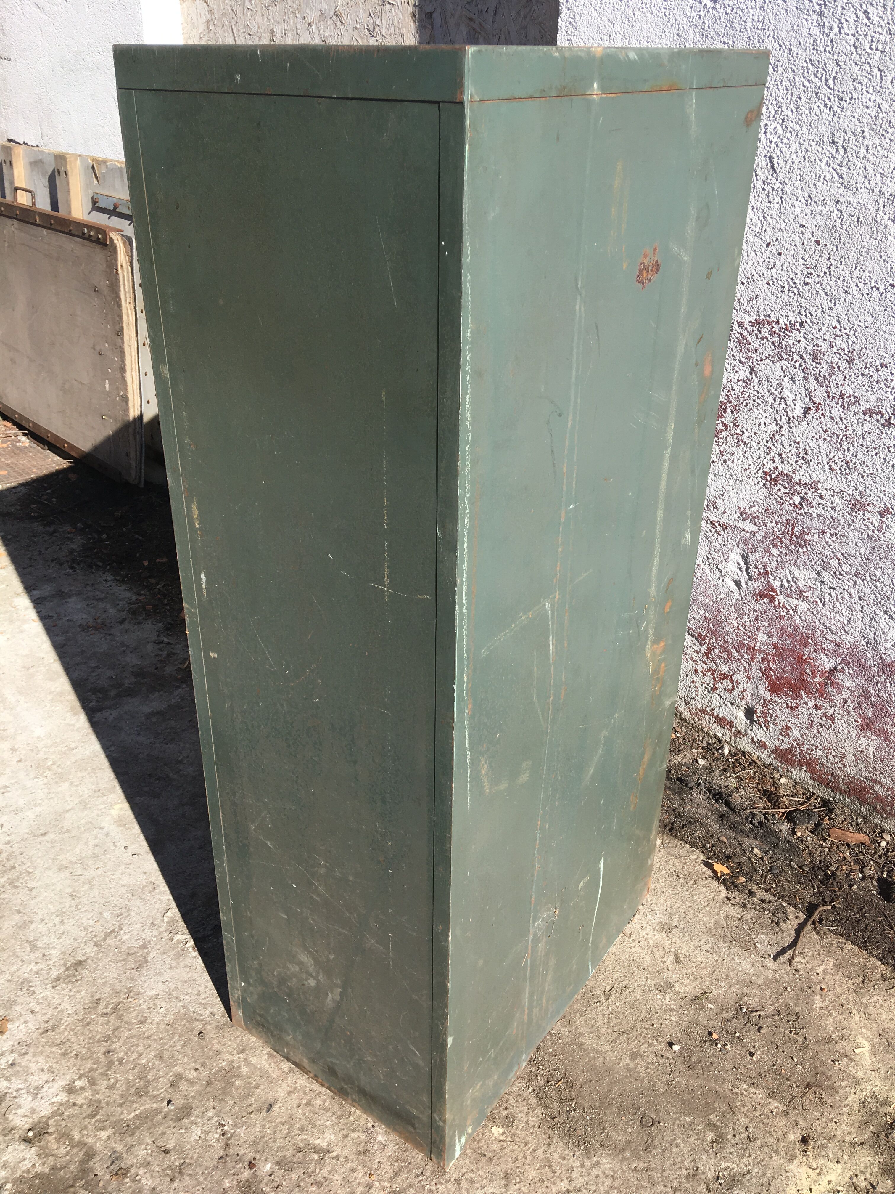 4 drawers of the 50s/60s Arianex metal furniture