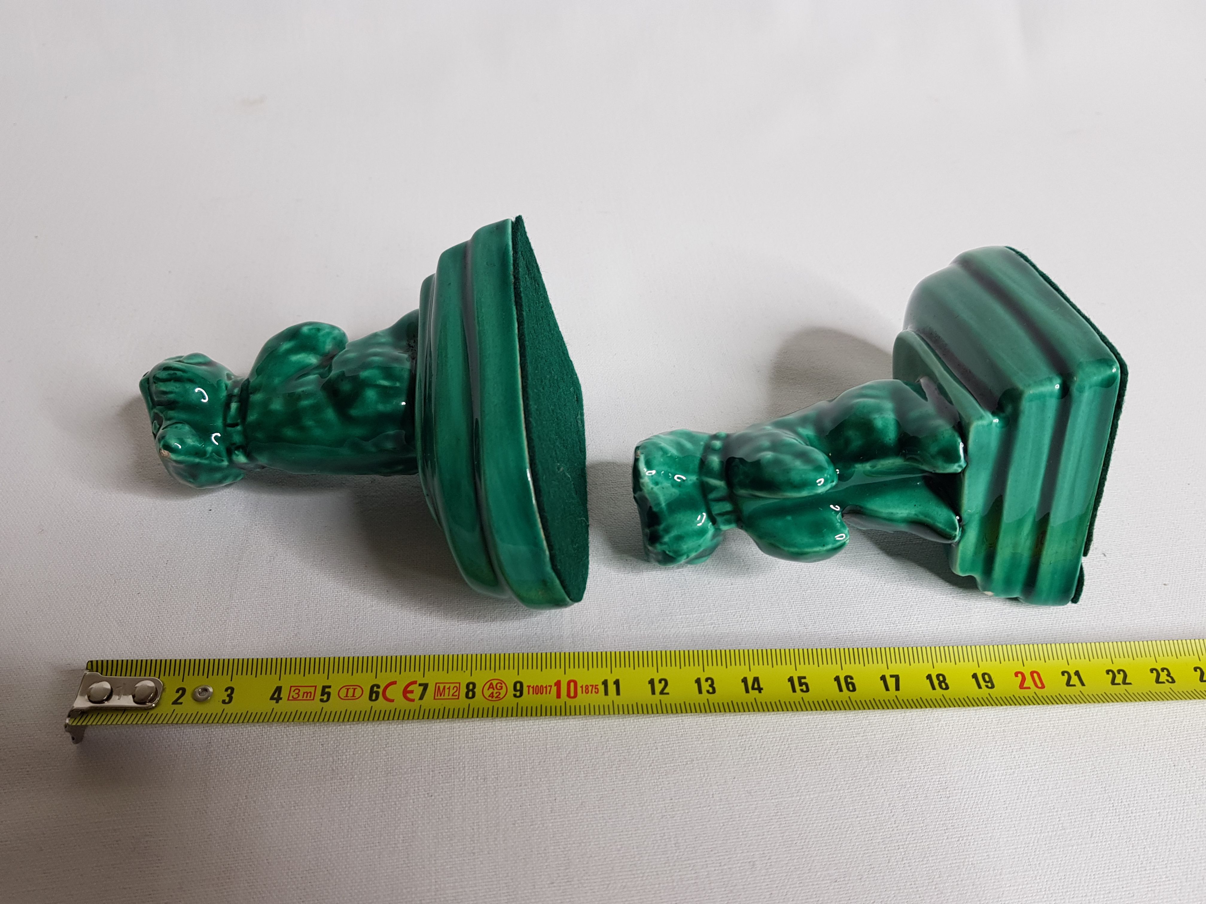 Pair of dog-shaped dog-shaped art deco dogs in green dabbling