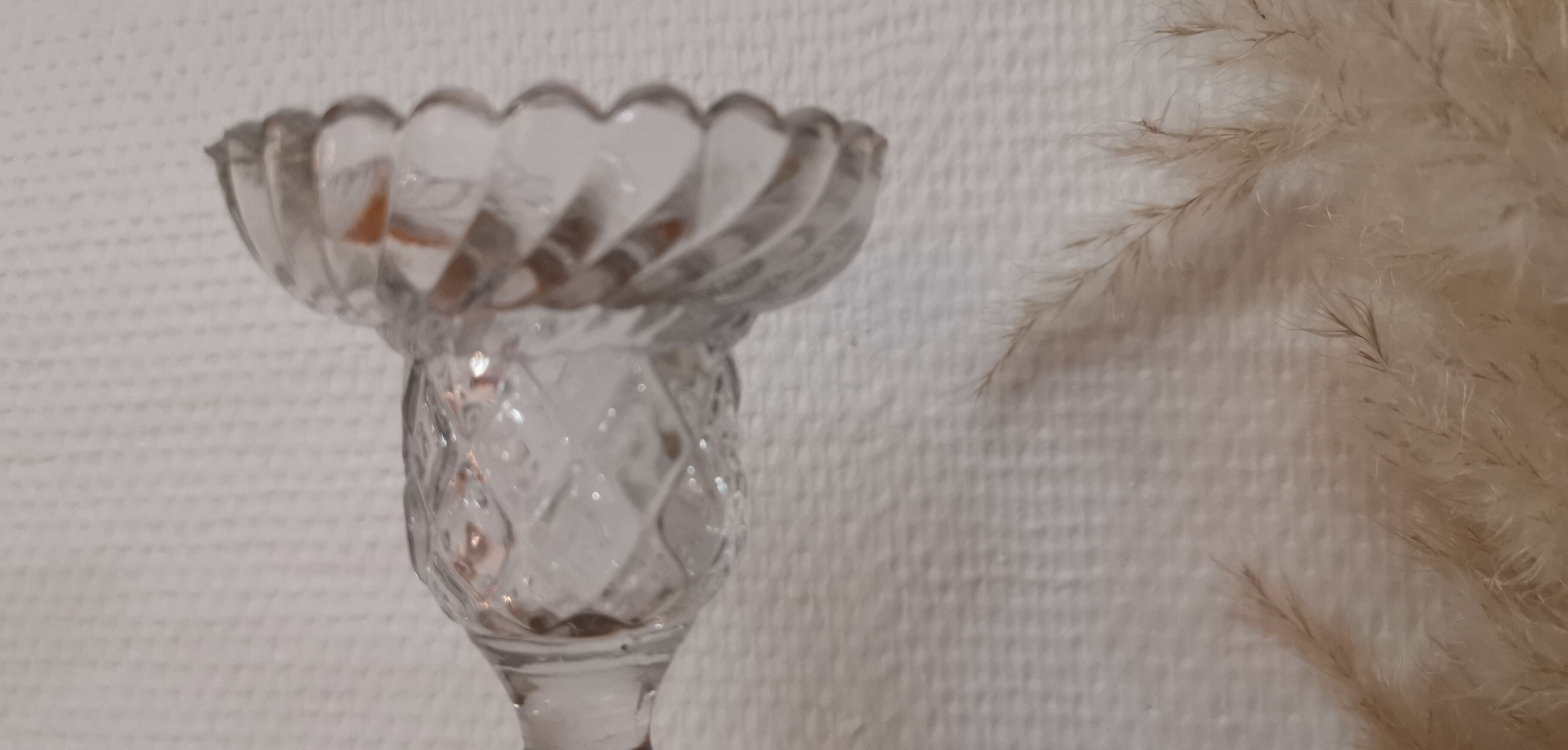 Portieux candle holder in molded glass