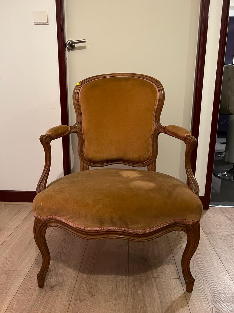 Fauteuil style Louis XVIII