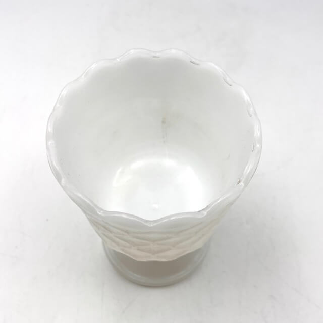 Lot of white opaines