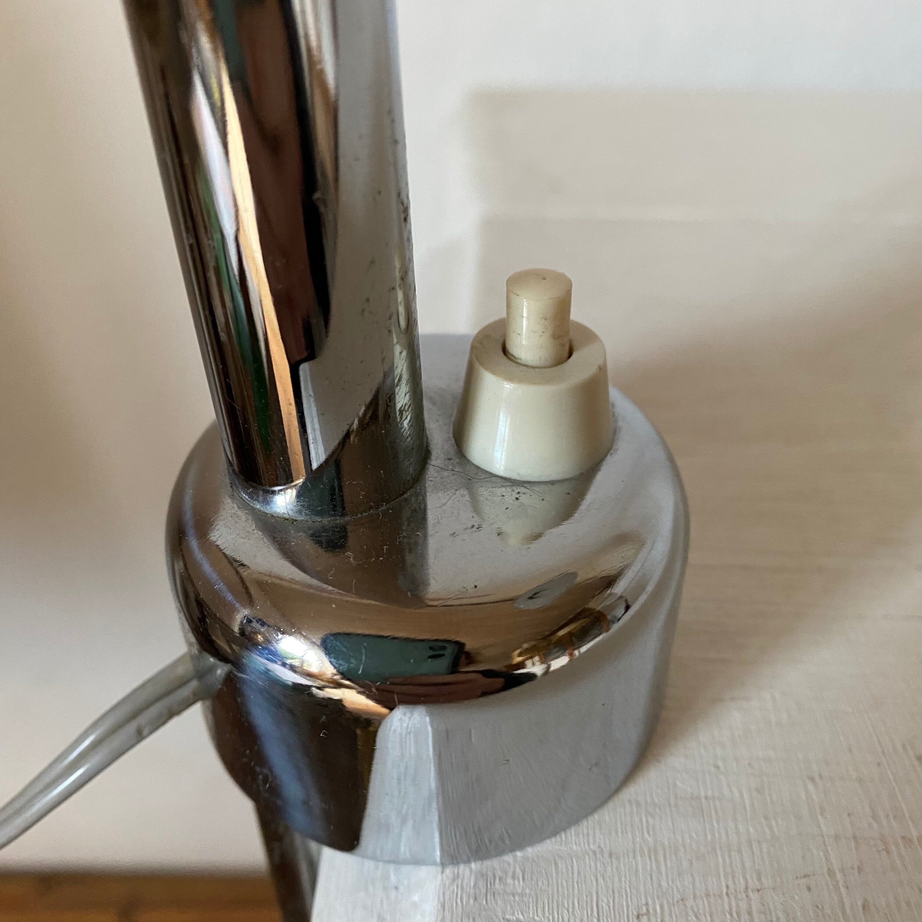 Lampe de bureau chromée années 50