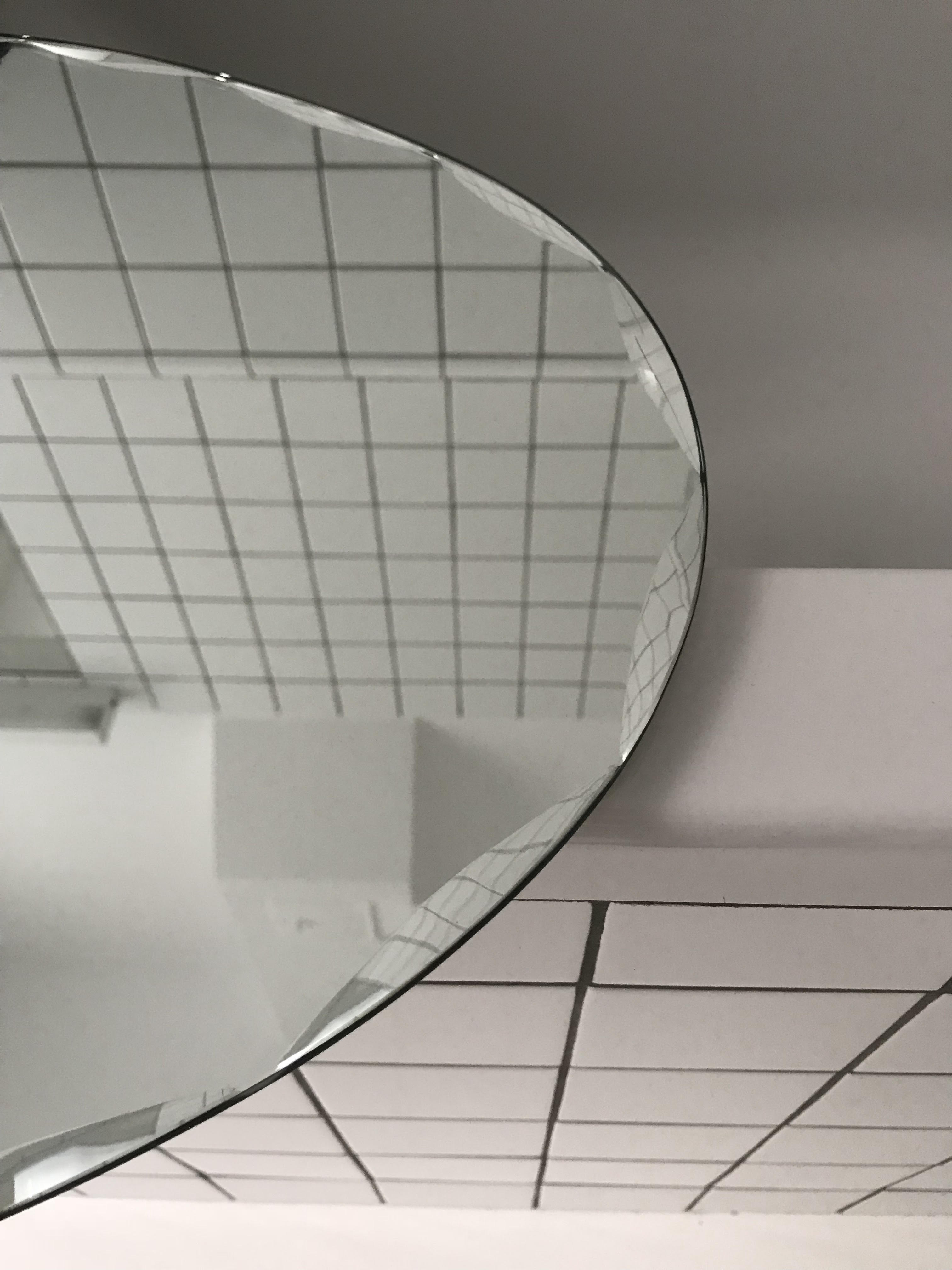 Beveled mirror 69 x 46 cm