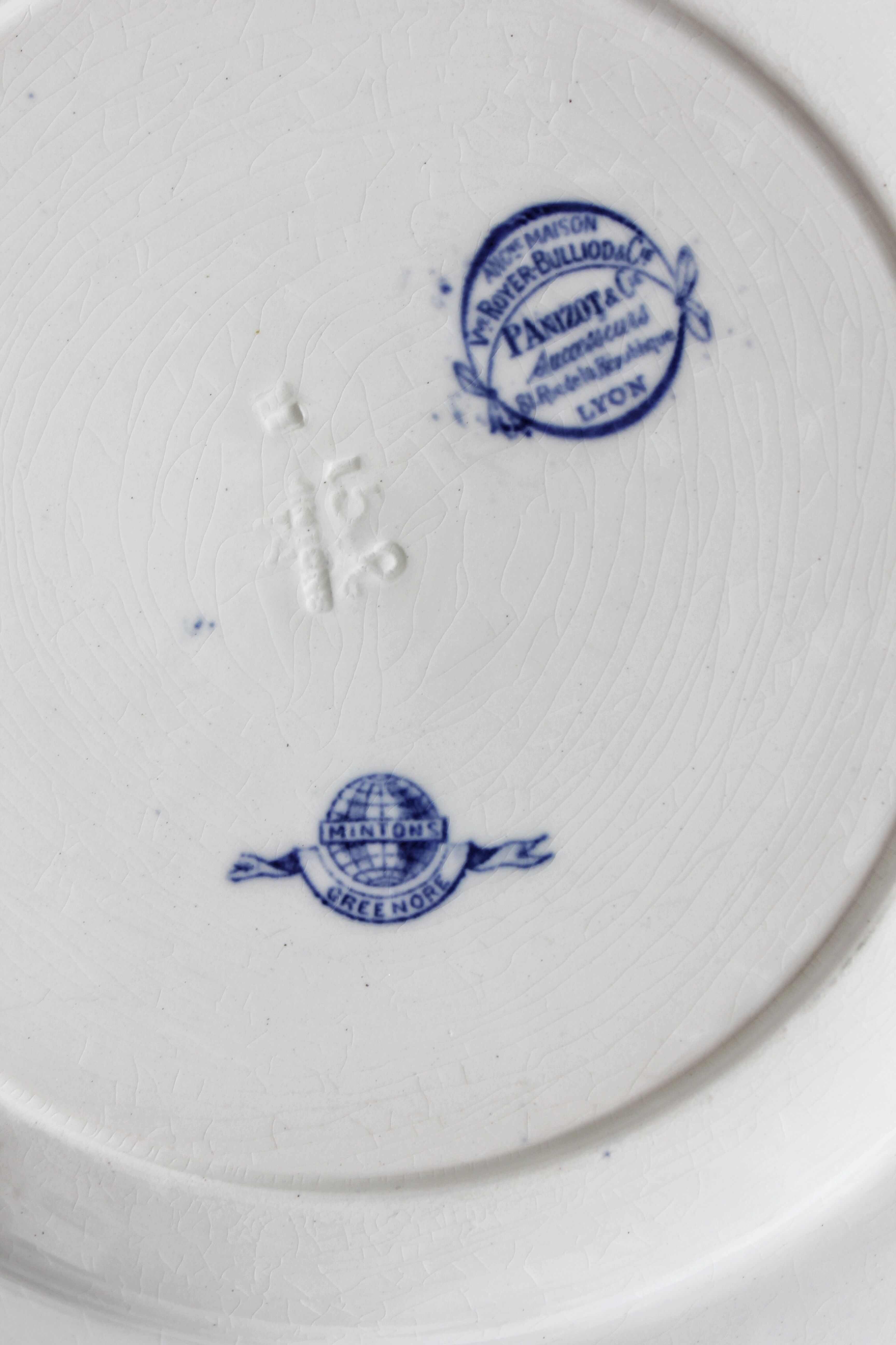 3 Mintons "Greenore" ironstone dinner plates