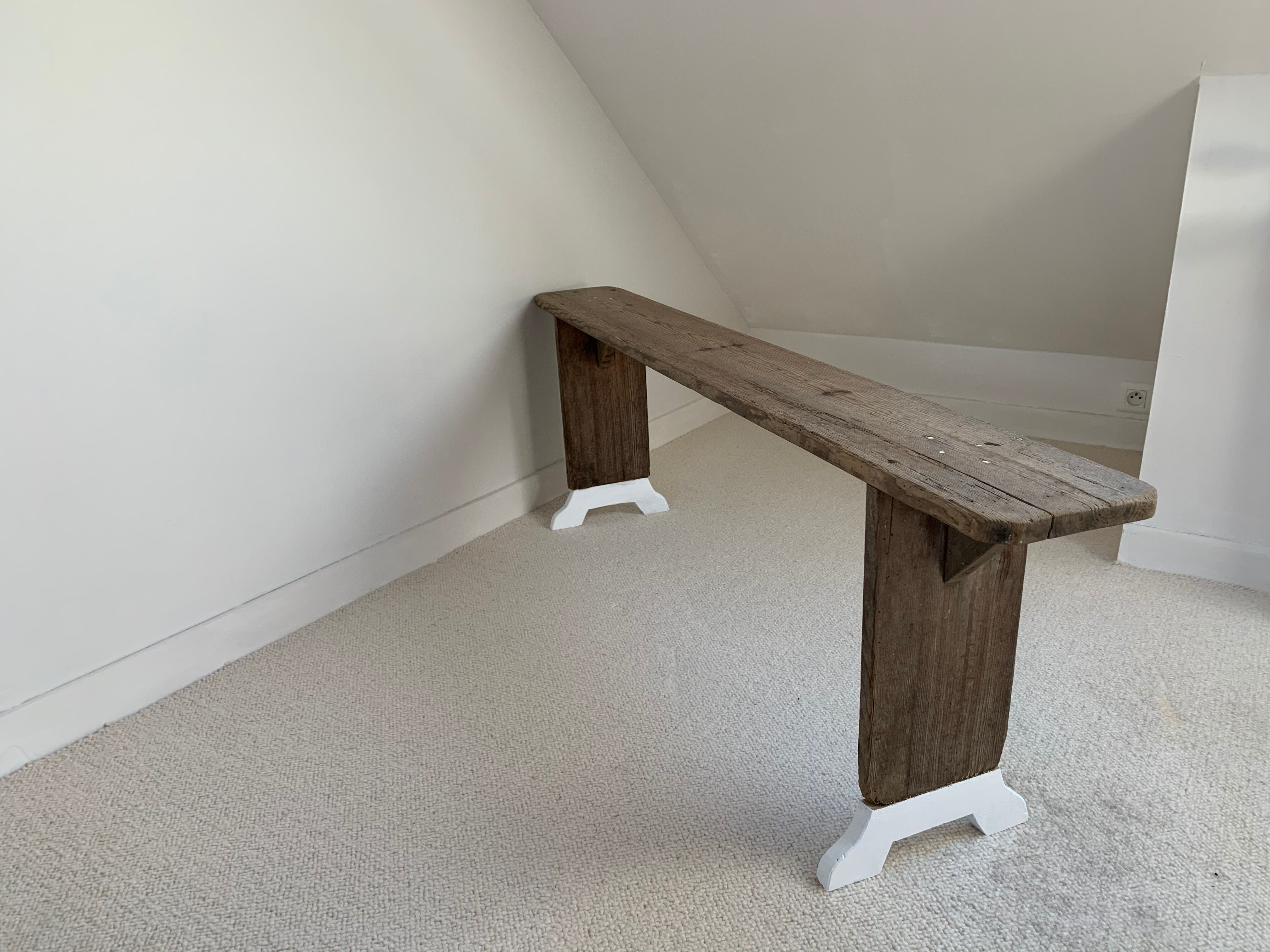 Light oak bench, lower feet painted white