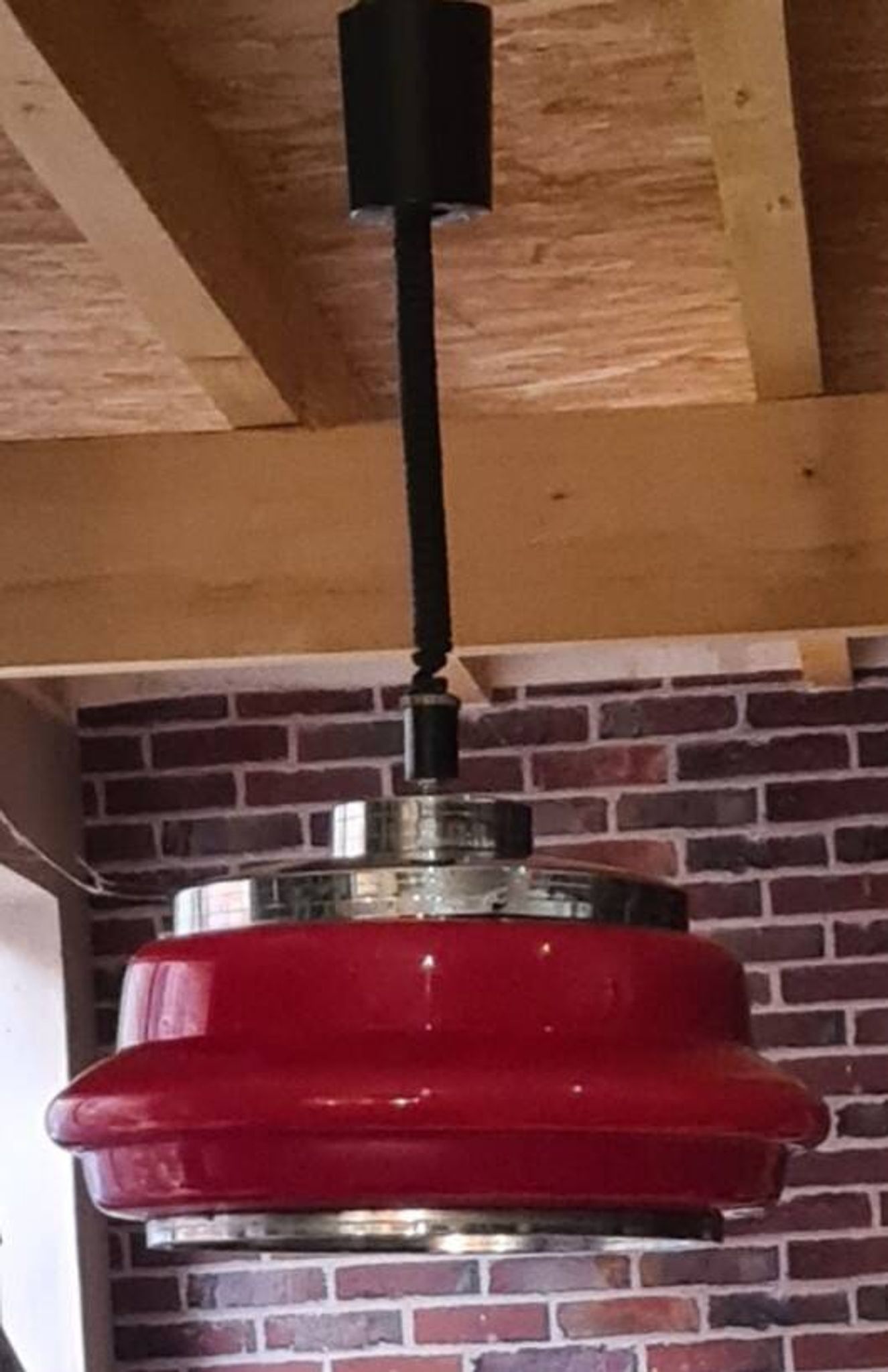 suspension 1960 to 70 red opaline and chrome 64x38 very good condition