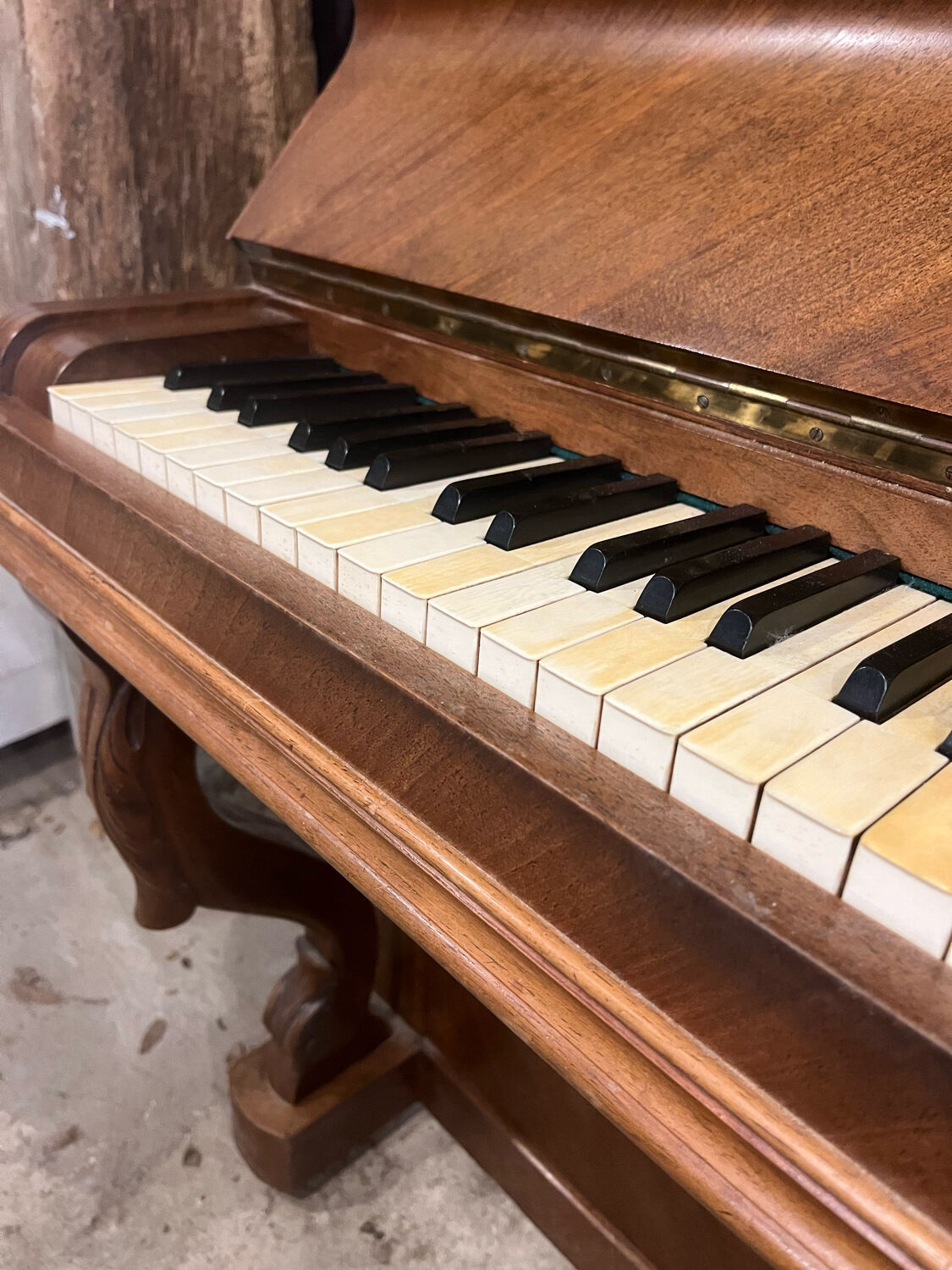 Upright piano Leguerinais Frères to makeover