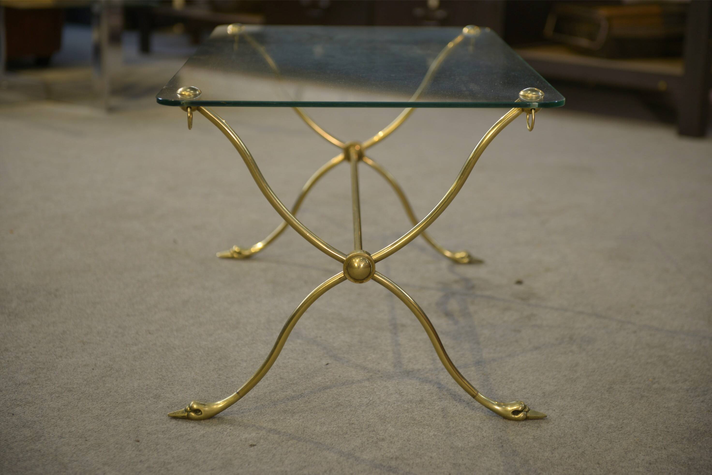 Table basse néo-classique attribuée à la Maison Jansen piétement col de cygne 1940’s