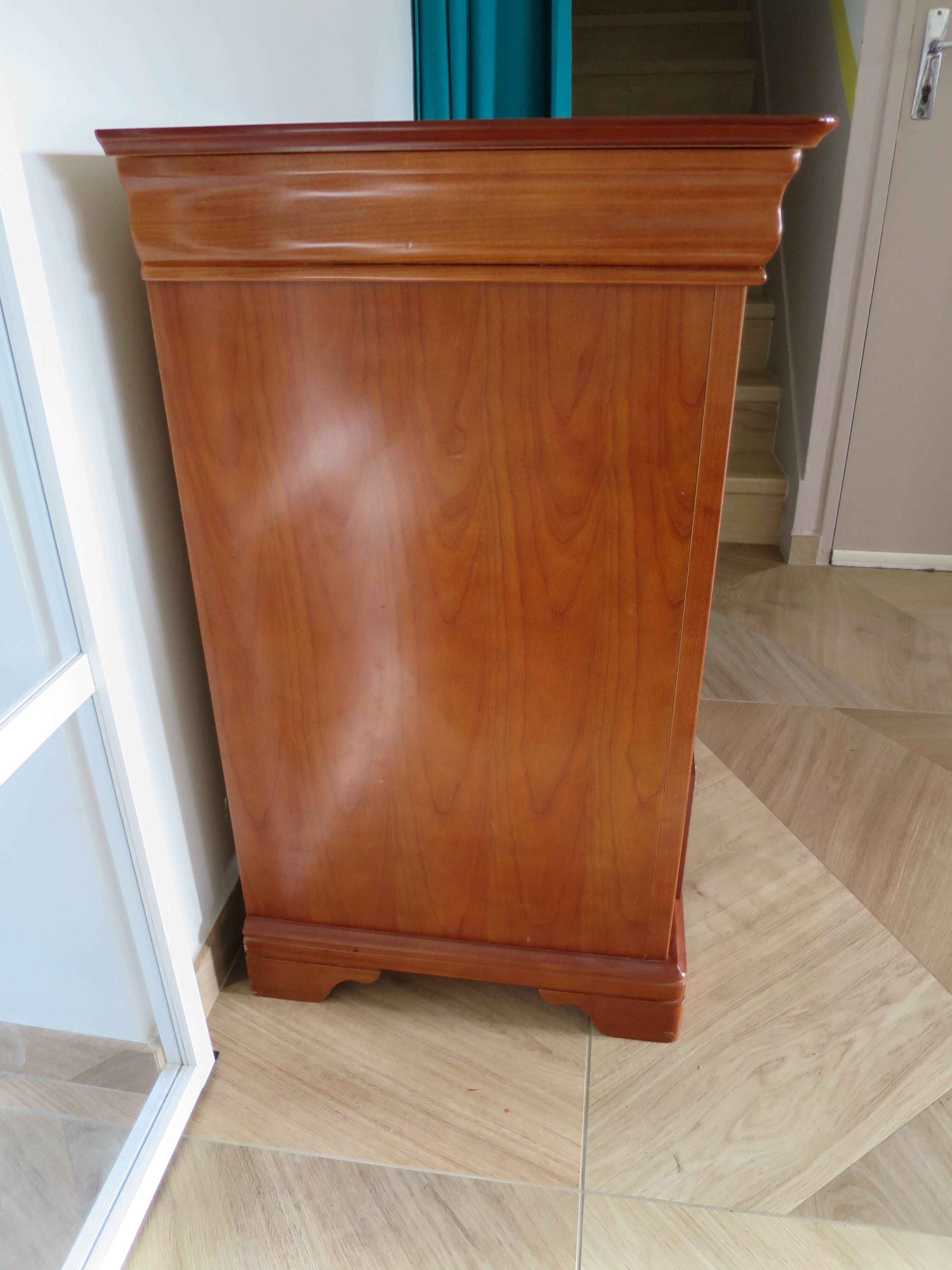 3-drawer chest of drawers with sliding shelf - Louis Philippe style - cherry color