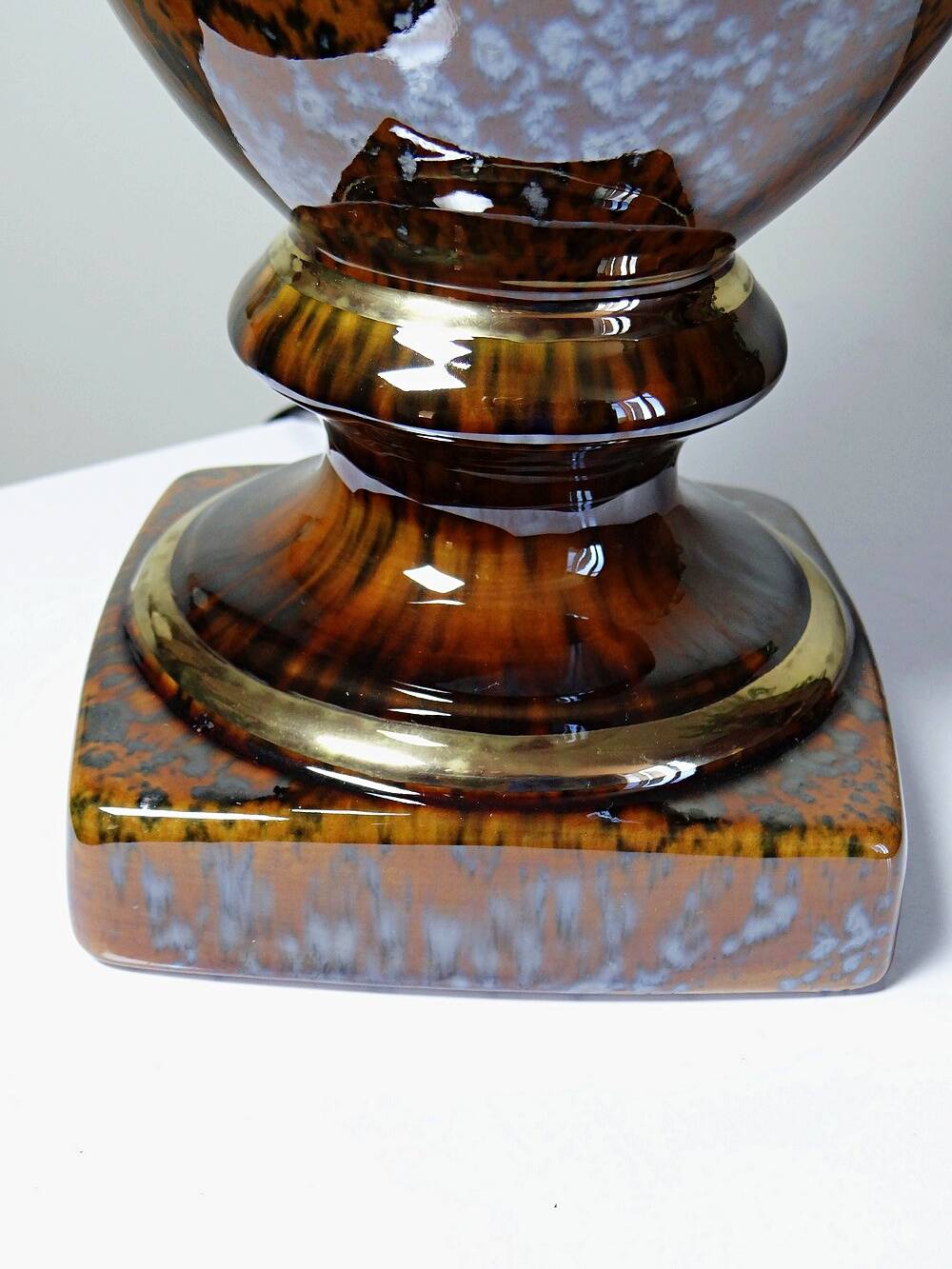 Vintage Italian lamp in pyrite ceramic, 1970s-1980s Hollywood Regency.