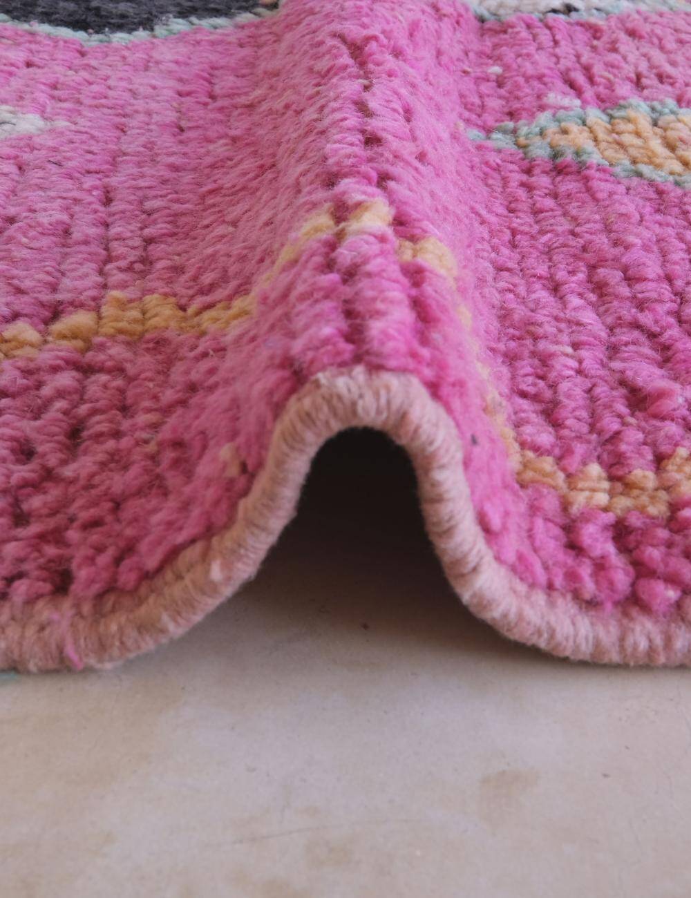 Boujad Rose Rug - 274 x 170 cm