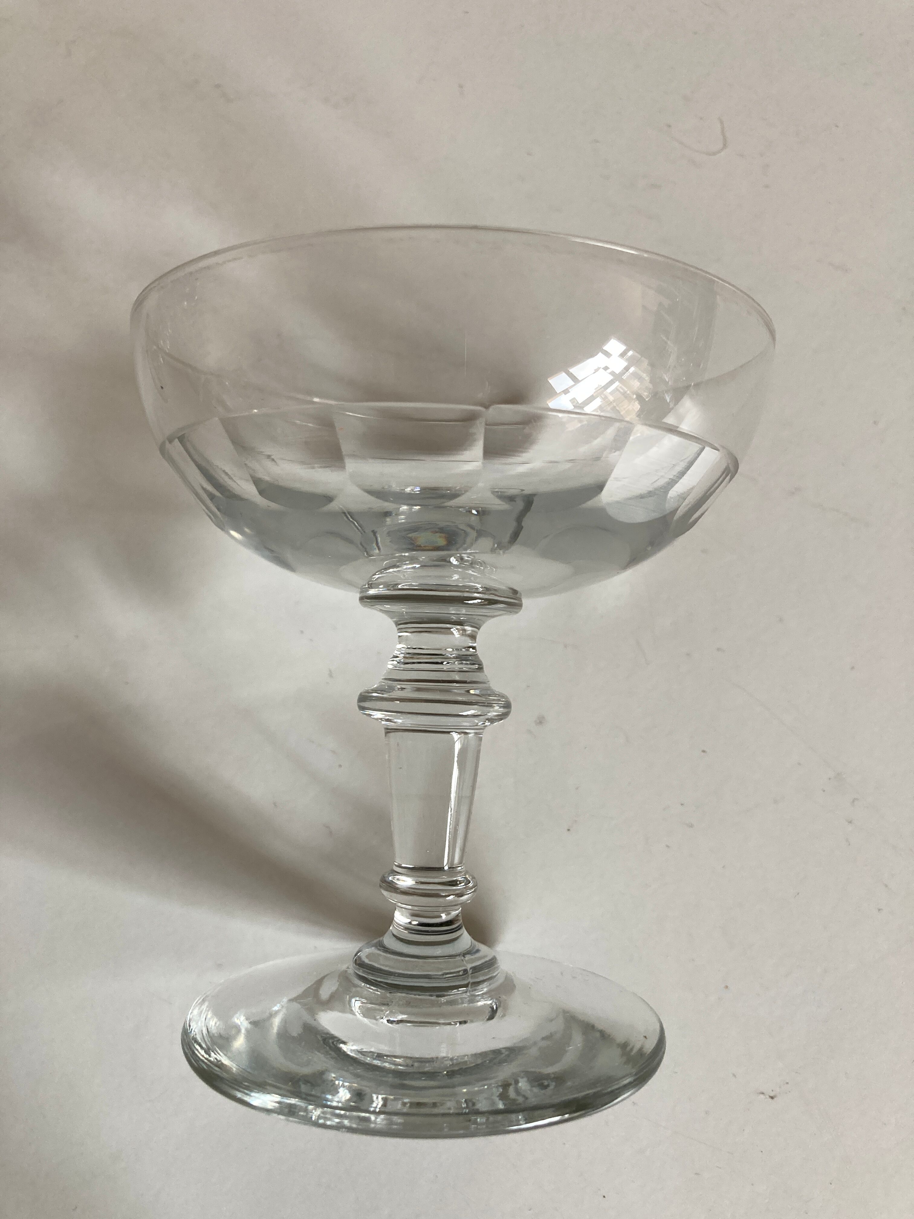 Set of 8 19th crystal crystal glasses with matching flat ribs