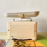 Old Lyssex kitchen scale - Force 10