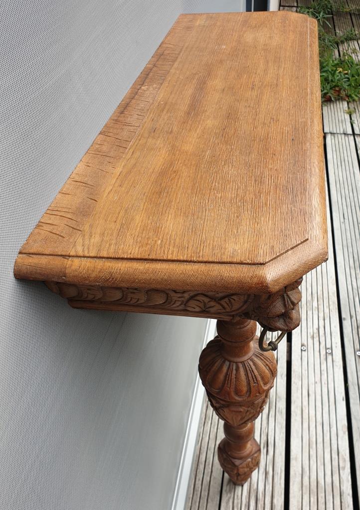 Neo-Gothic lion-headed applique console