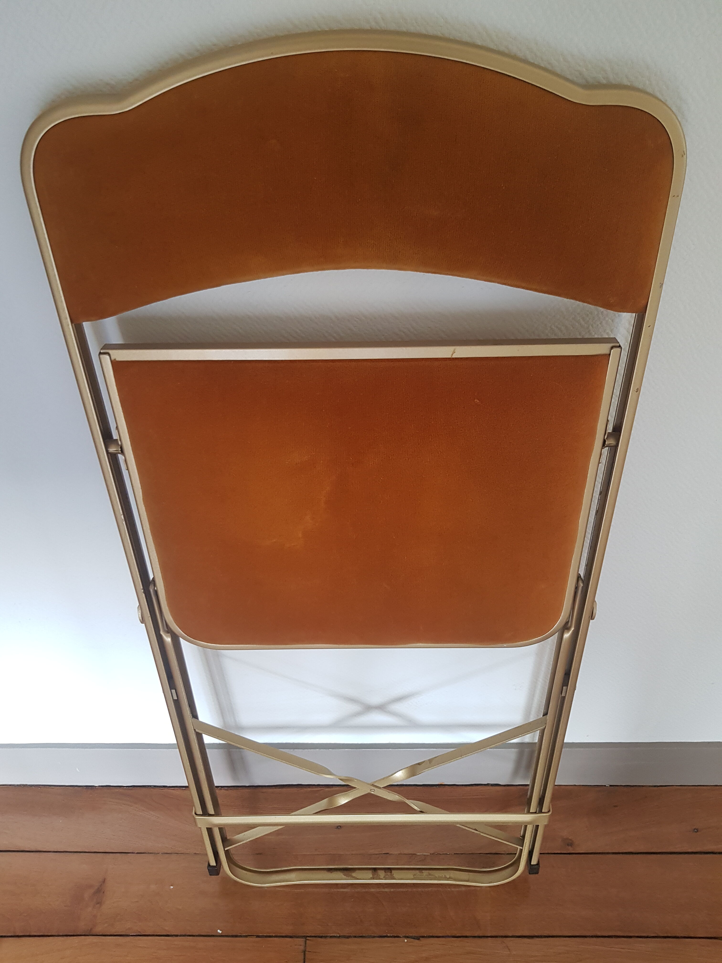 Velvet folding chair