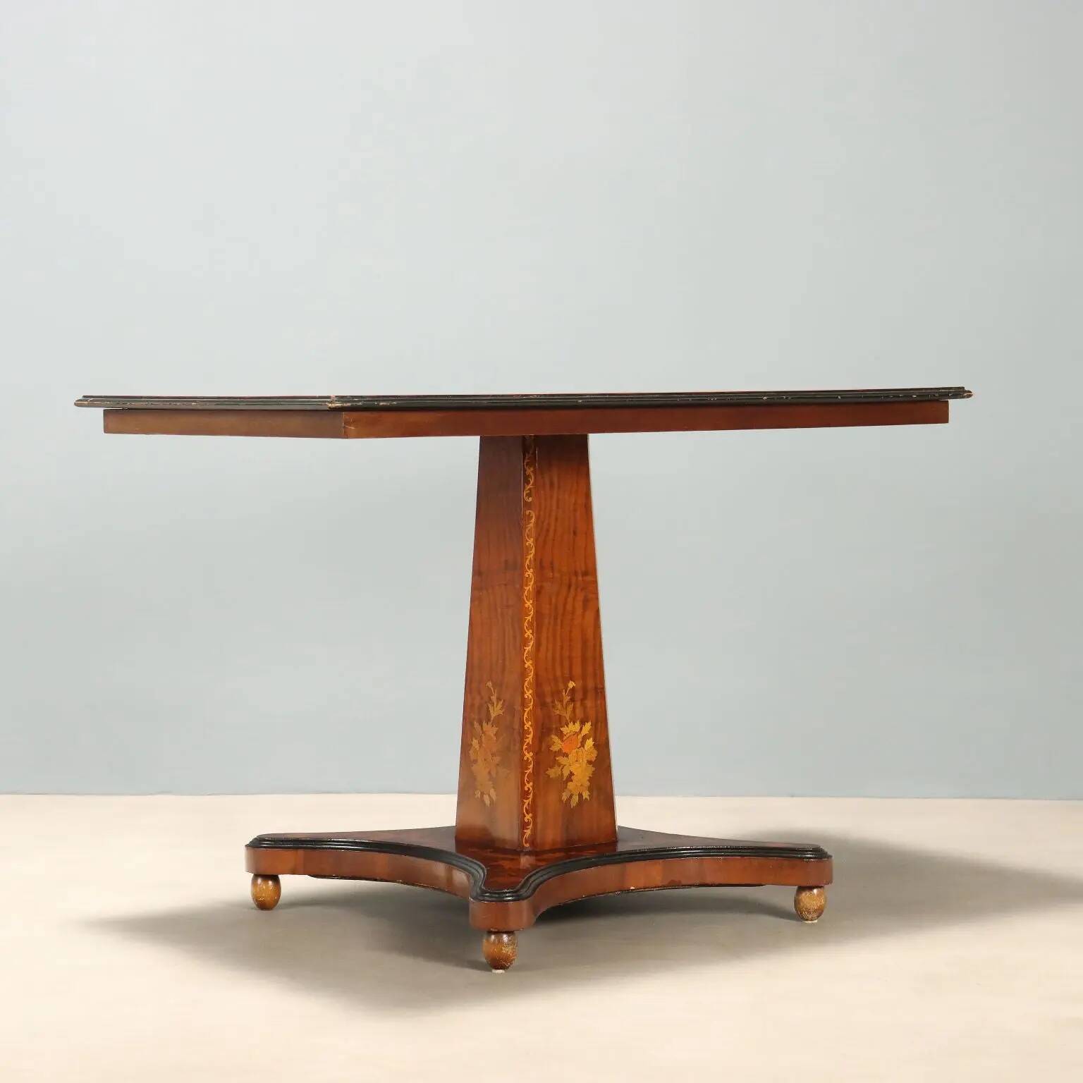 Table en palissandre et acajou - Angleterre fin XIXe siècle