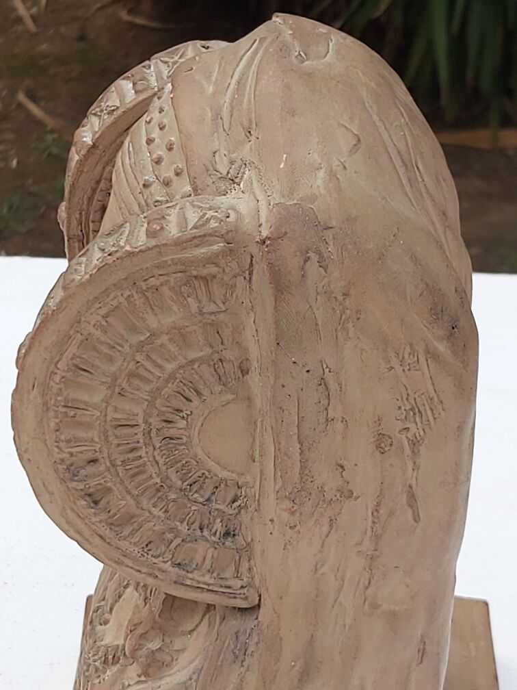 Bust terracotta woman