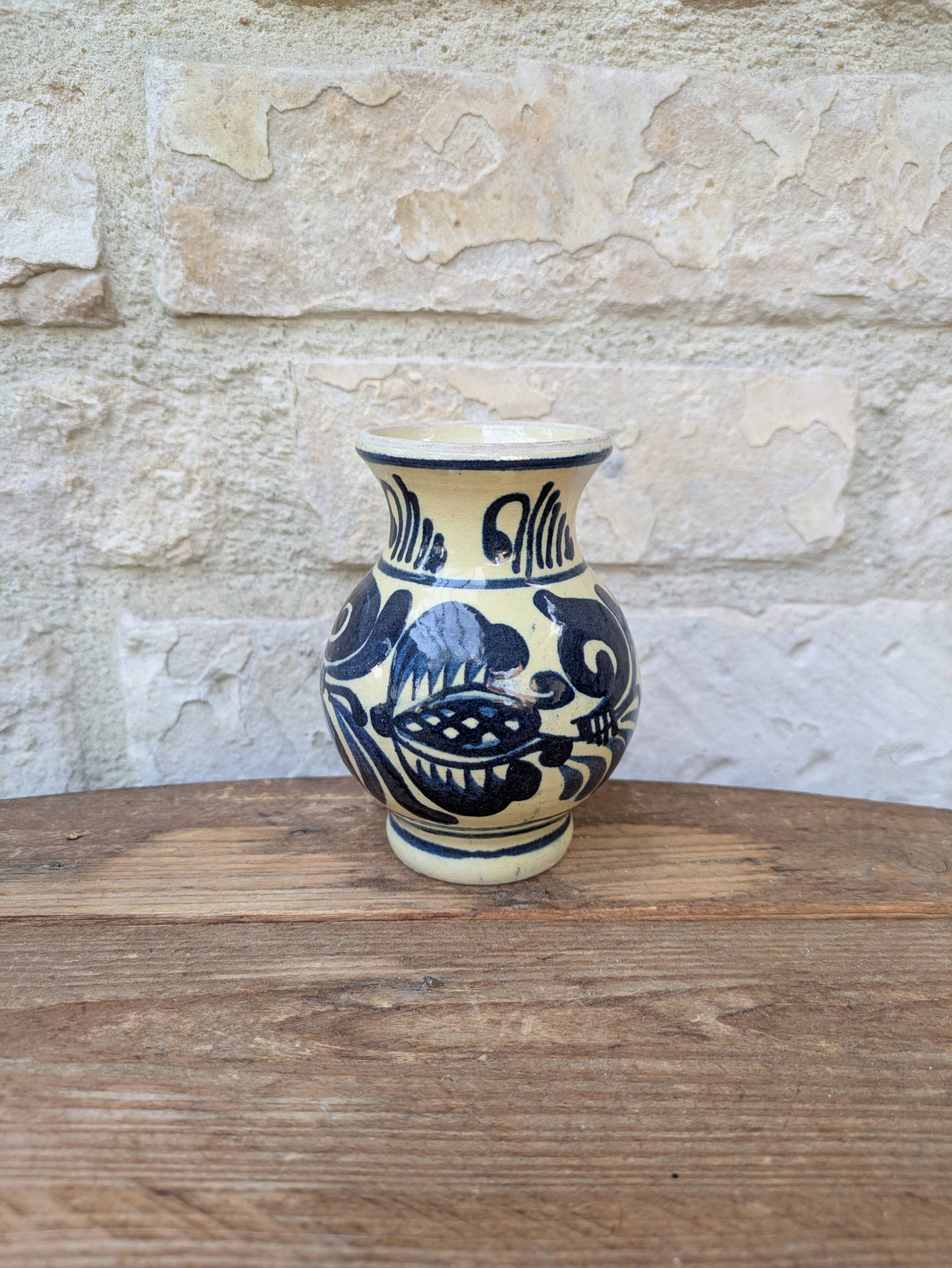 Vase en terre cuite vernissée motif bleu Korond Transylvanie H11cm