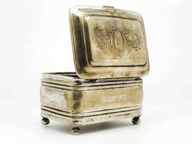 Sucrier, éclectisme, laiton argenté, frères Henneberg, Pologne, 19e siècle