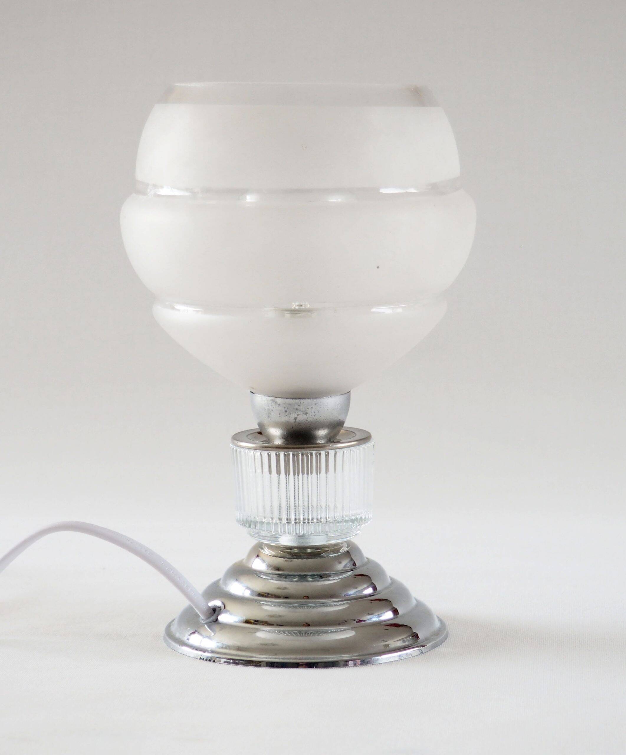 Lampe art déco globe satiné et chrome