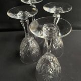 4 verres en cristal taillé