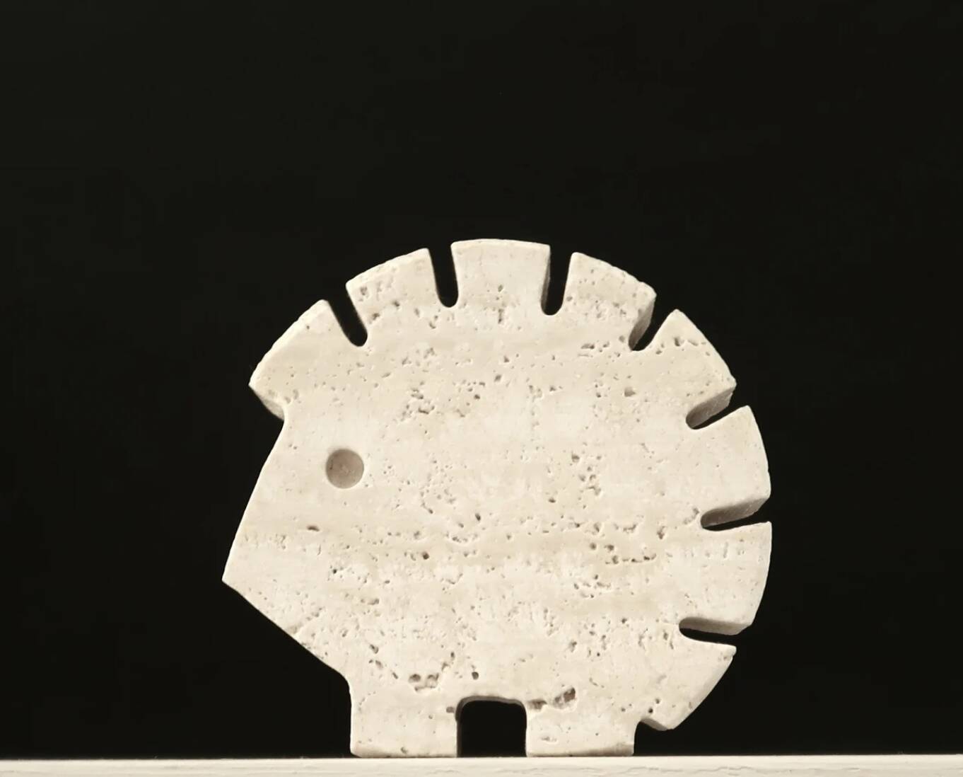 Fratelli Mannelli travertine hedgehog sculpture, 1970s