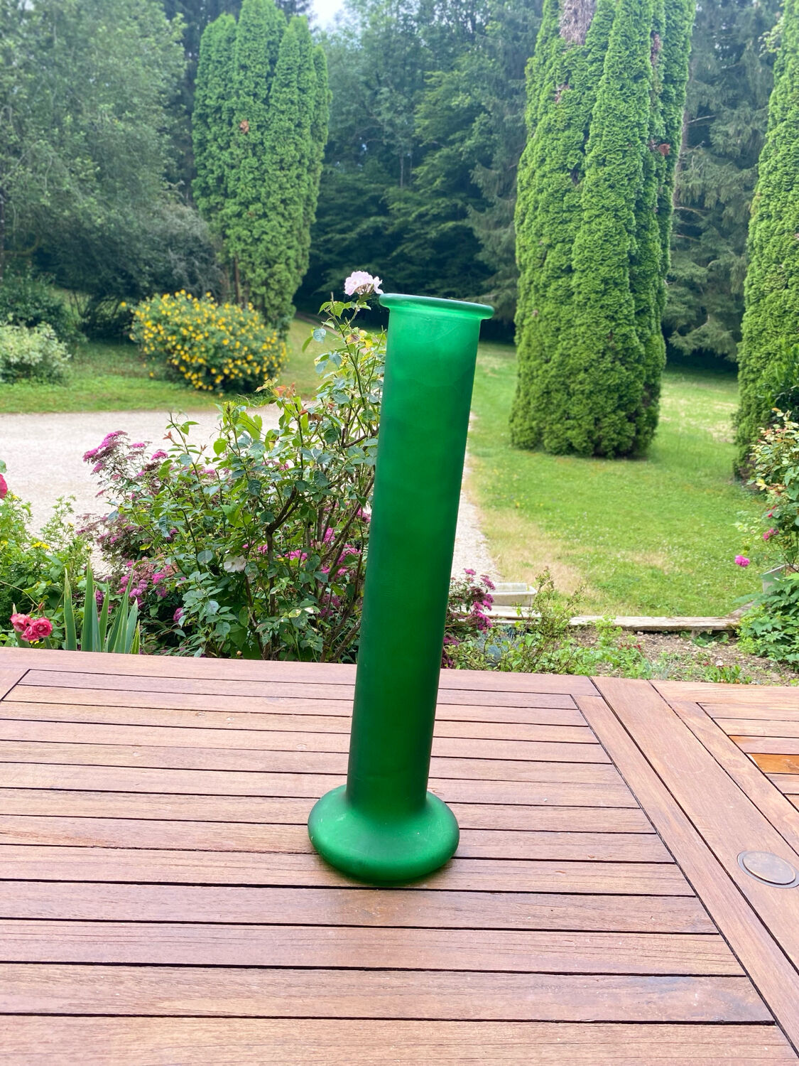 luminous glass vase