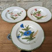 Set of 3 decorative deep plates with floral decoration