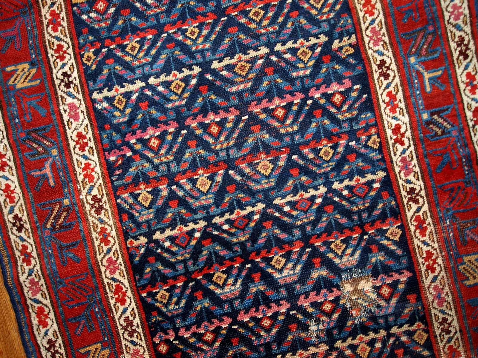 Tapis couloir ancien persan kurde fait main, usé, 103 cm x 375 cm, années 1900.