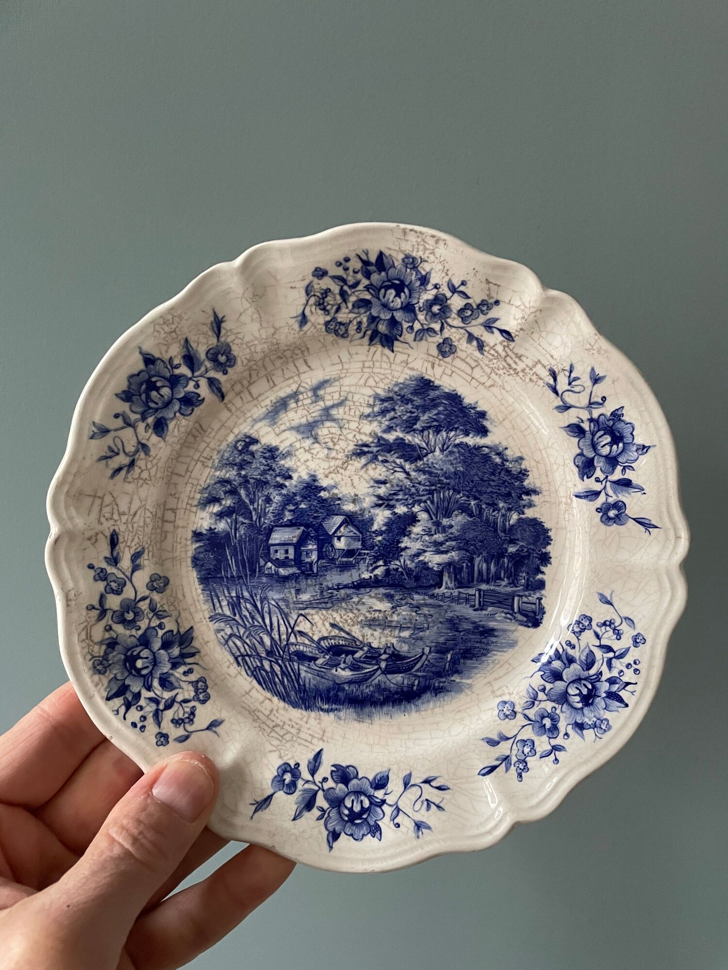 Set of 6 small plates in earthenware from Sarreguemines France, model "Romantic"