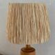 Lampe pied bois et raphia