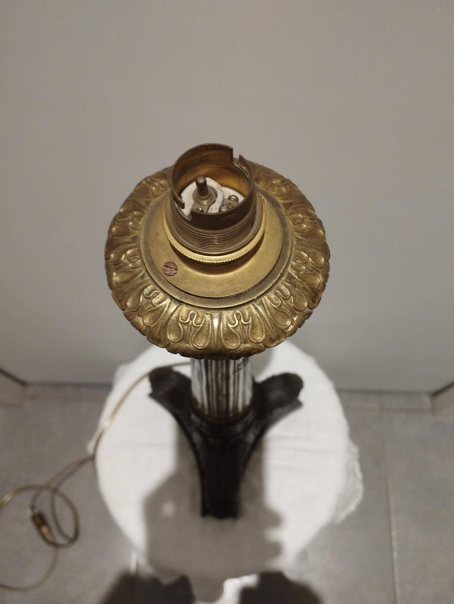 Antique lamp base with lion's paw - Restoration period - Empire