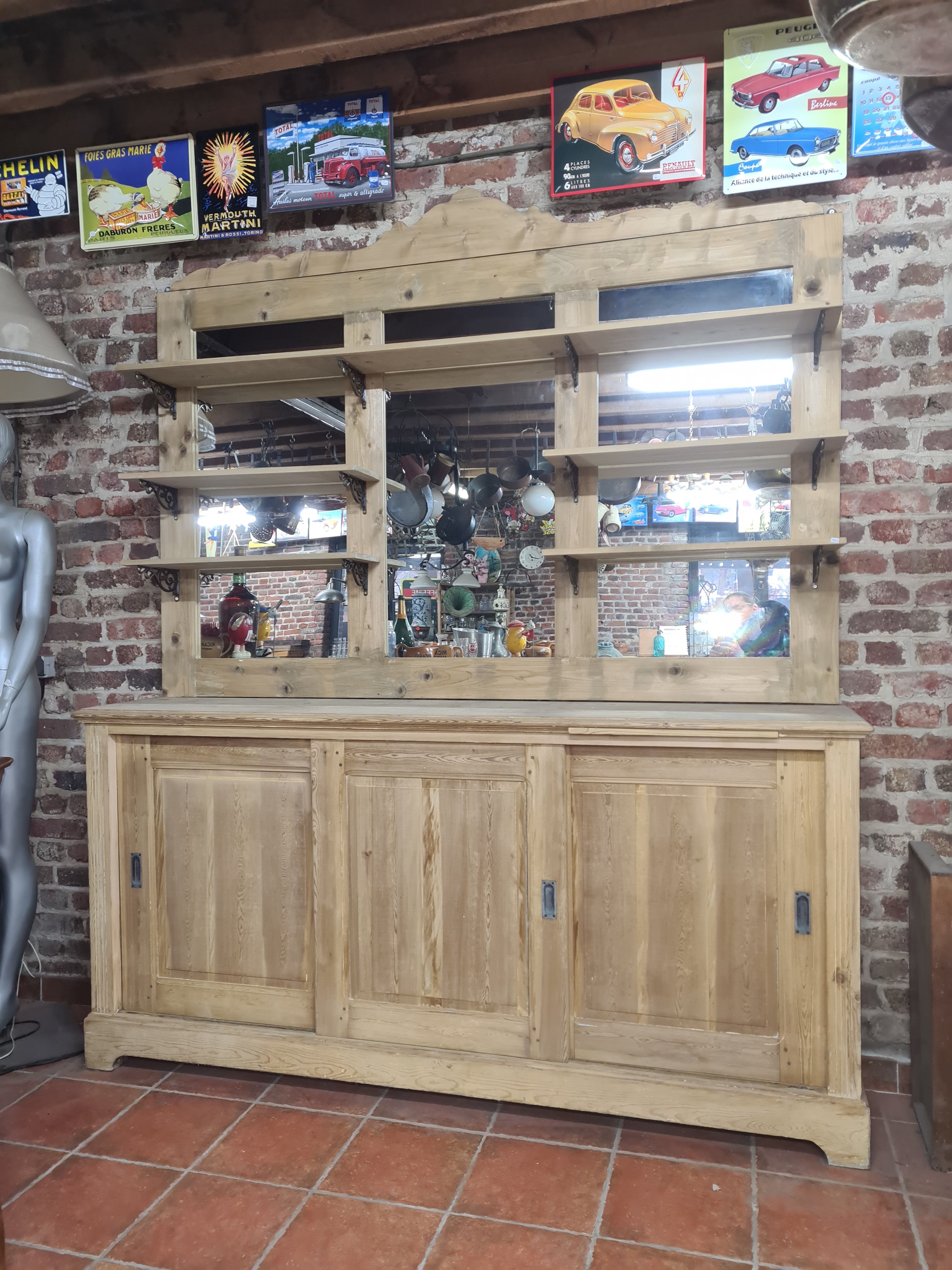 Fir bar glass, back bar