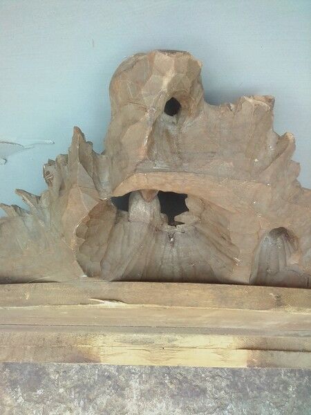 Pediment Louis XV in carved wood shell dating from the 1930 in walnut