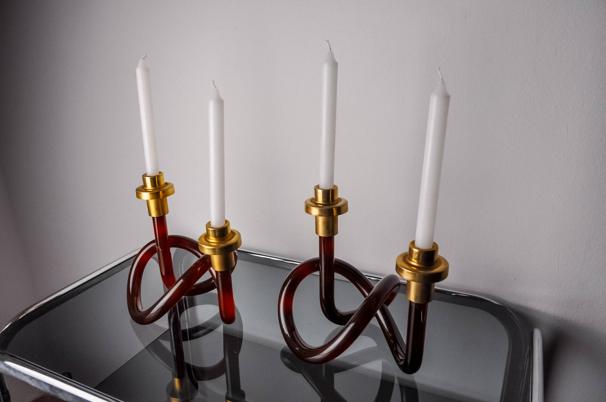 Pair of pretzel candlesticks by Dorothy Thorpe in lucite, 1970