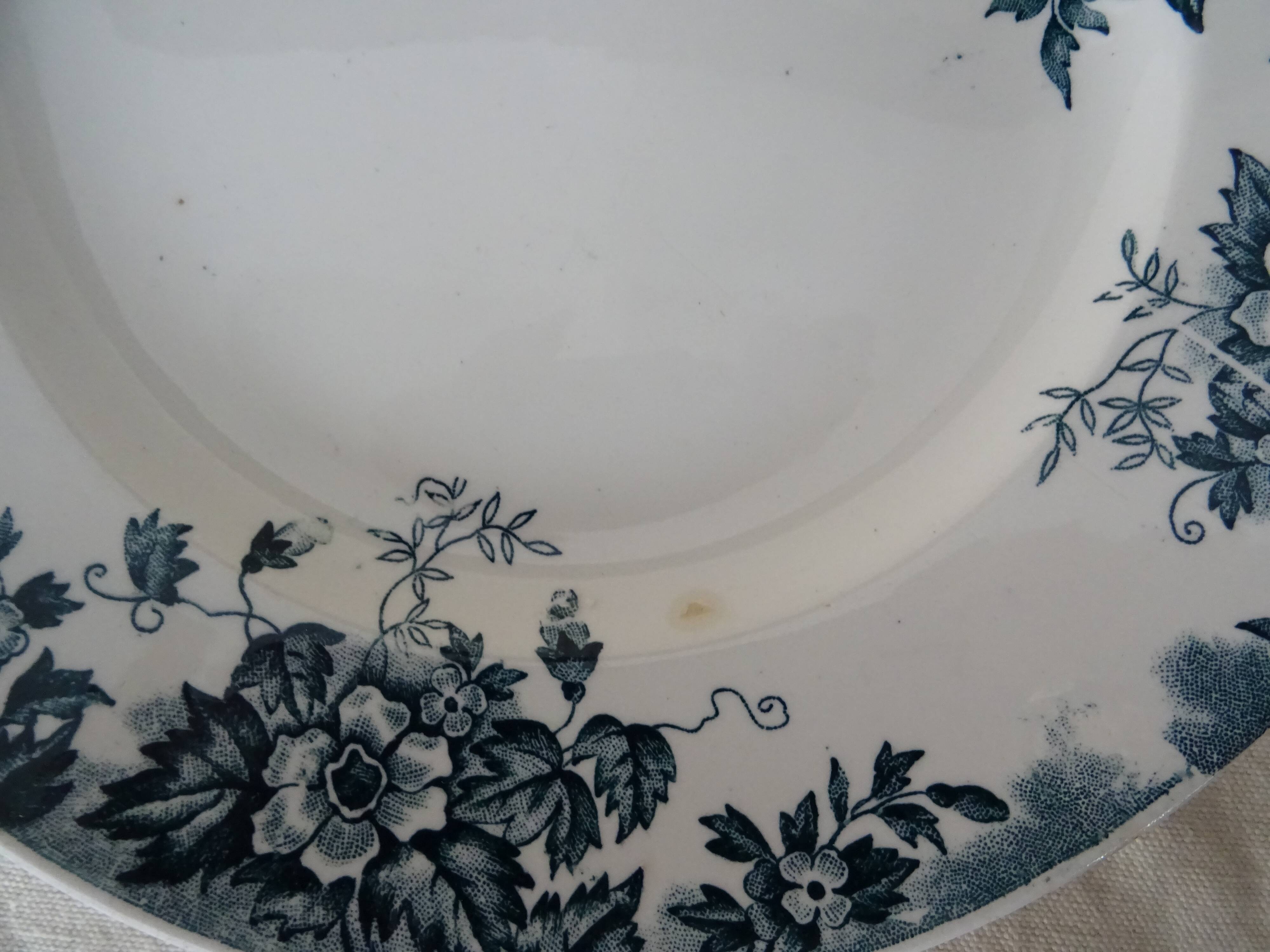 6 Flat plates MARIE lOUISE 353112 PLATES mill wolves faience blue