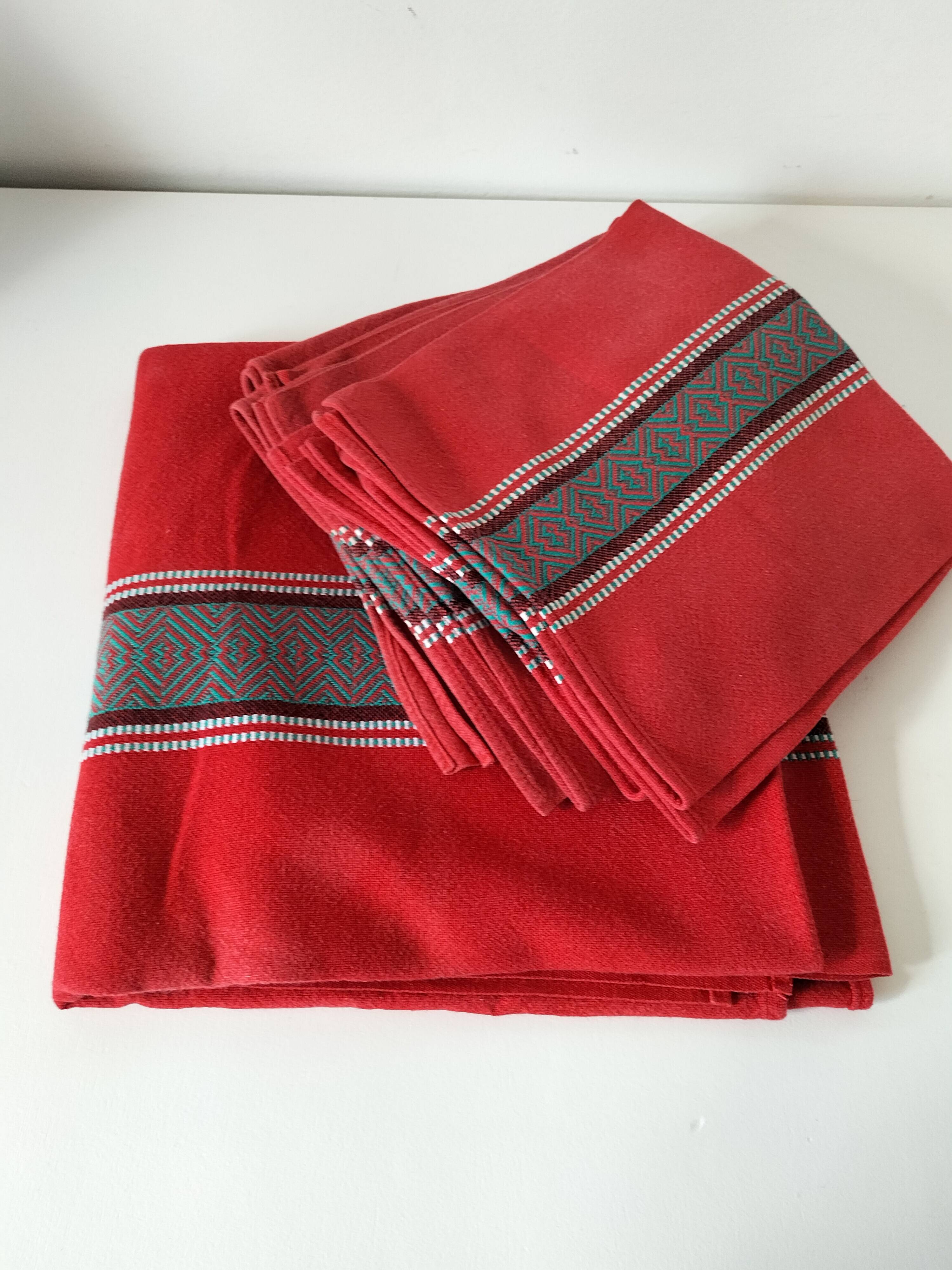 Vintage Basque set: square tablecloth & 7 napkins, 1960s