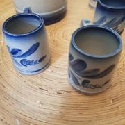 Pichet et 8 chopes signées Anne Ehret en grès d'Alsace