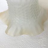 Tulipe abat-jour ancienne verre dépoli couronne plissée blanche et mordorée