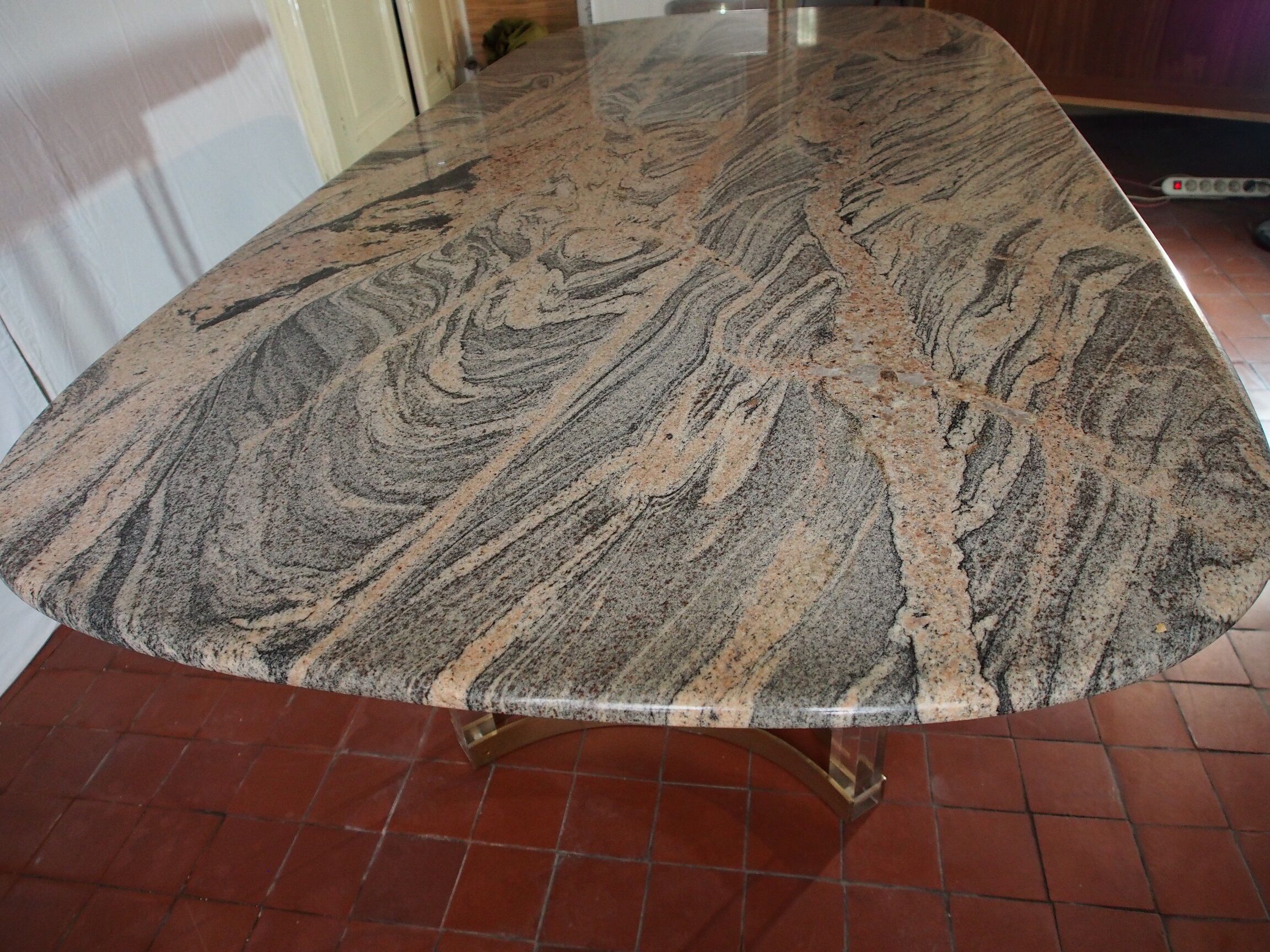 Alessandro Albrizzi table