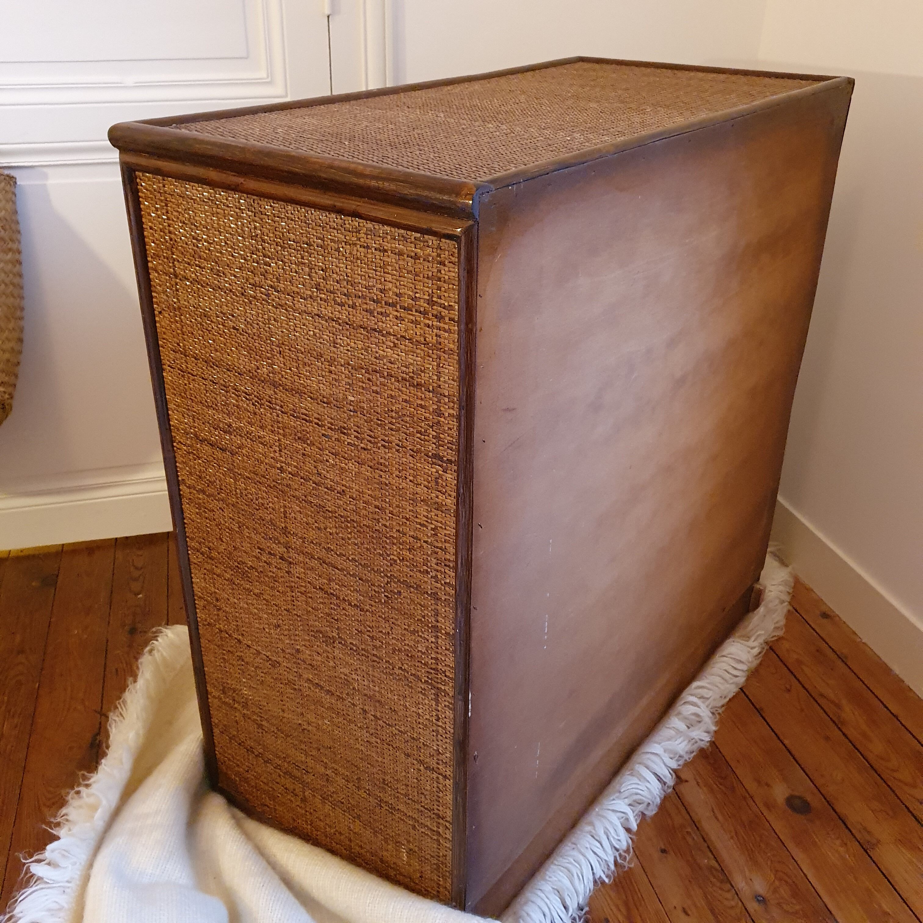 Commodity in rattan 5 drawers