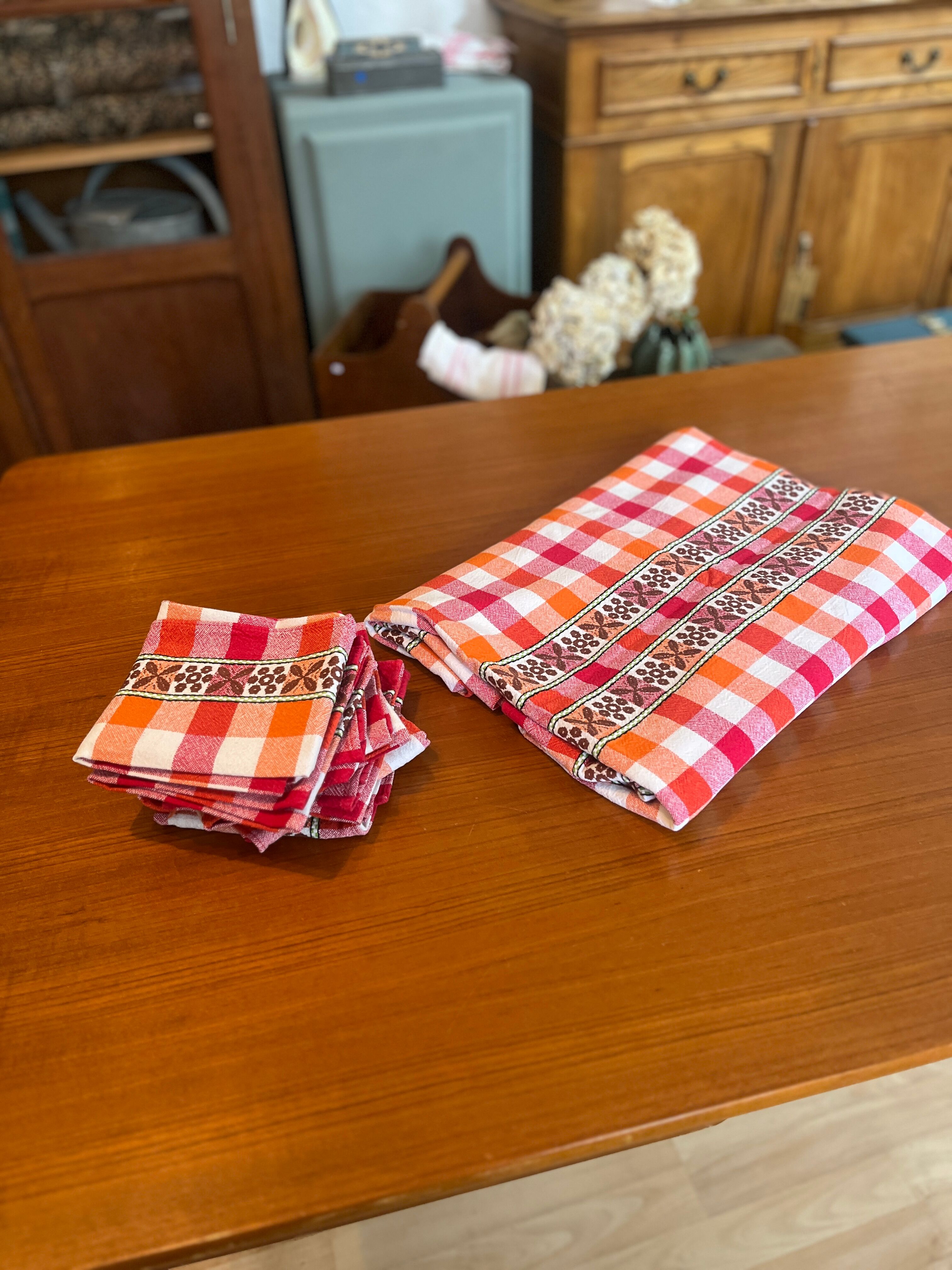 Checkered tablecloth and matching towels