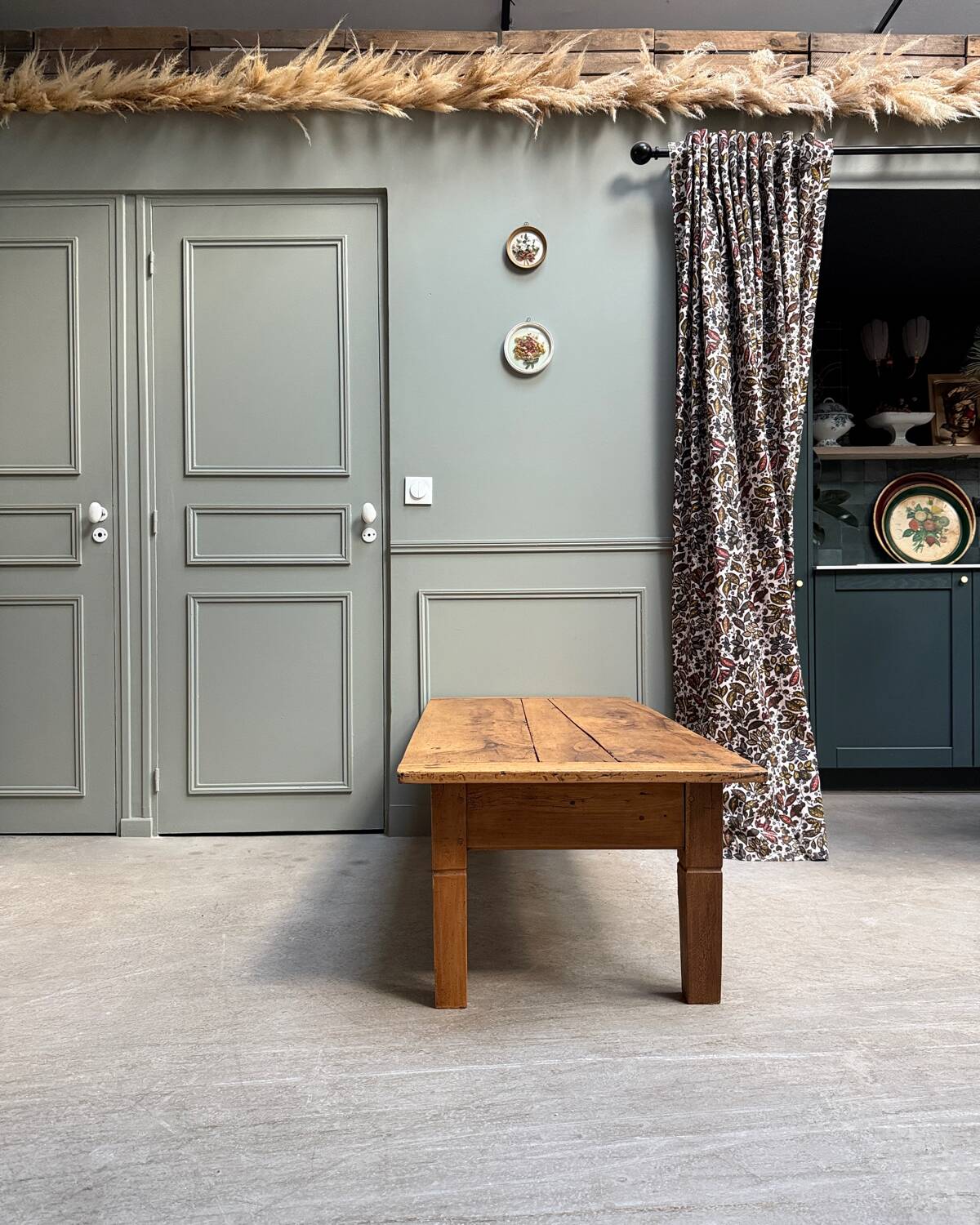 Large vintage coffee table in solid wood (renovated)
