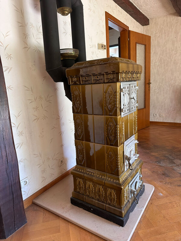 Poêle alsacien en faïence et fonte – Style Art Nouveau – Début XXe