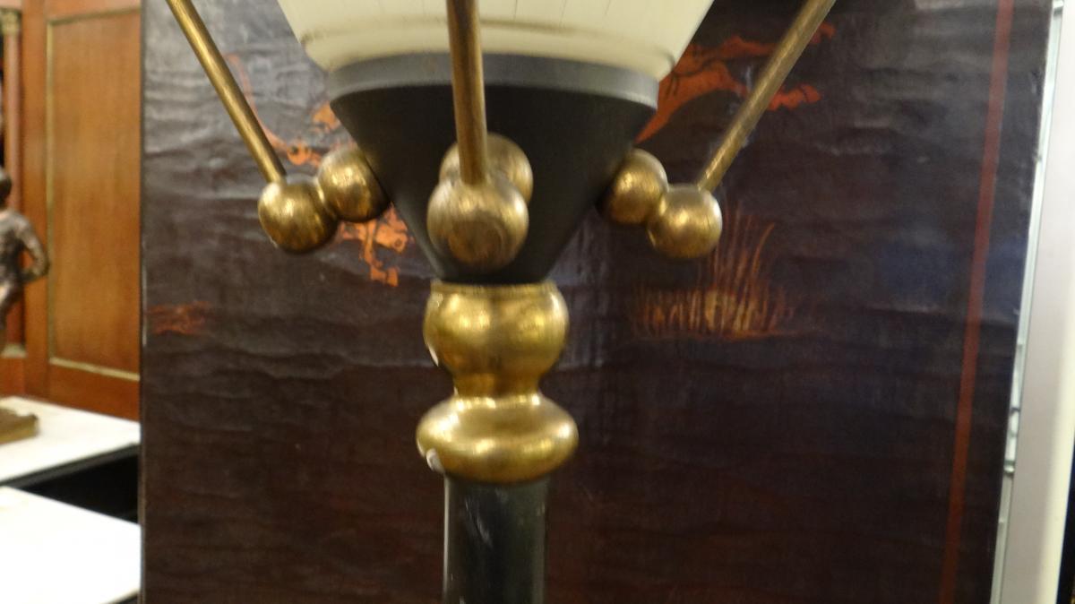 Floor lamp in painted metal